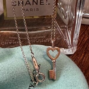 😍Tiffany & Co. Heart Key Sterling Silver 925 Pendant Necklace